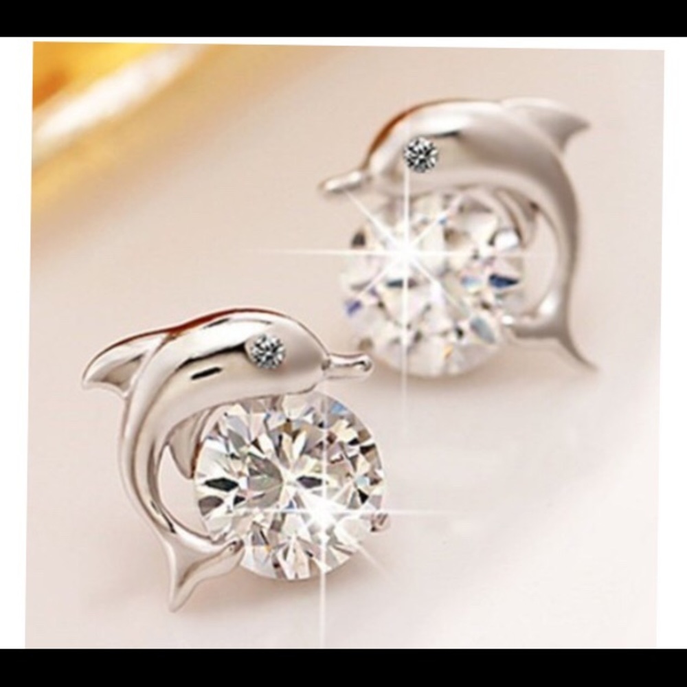Fashion Silver Dolphin Airings